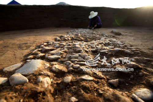 ������Ա�������ʯ·������ ����ƽ ��