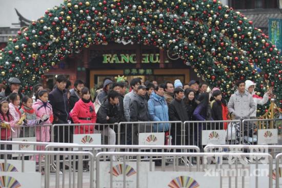图集:上海节日气氛浓厚商家主打圣诞牌