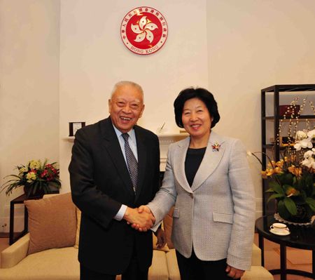 全国政协副主席董建华会见福建省委书记(图)