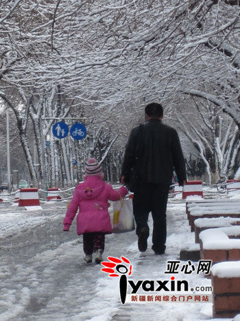 新疆雨雪天气频繁 北疆三城遭遇回寒天气袭击
