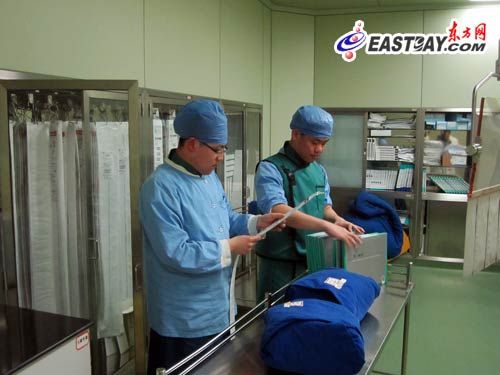 尴尬 的白衣<em>天使</em>:我<em>的名字</em>叫 男护士 [图]_新闻