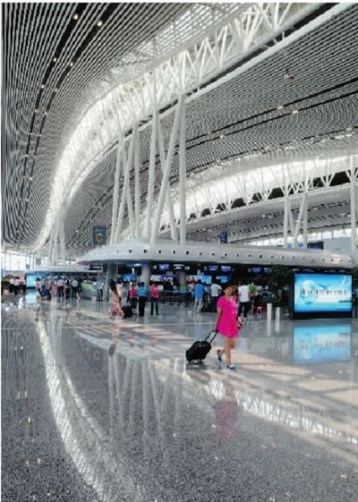 南航3371次航班腾空而起,长沙黄花国际机场t2新航站楼正式投入使用