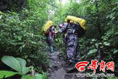 200余人进山搜救青峰峡传出回音(图)