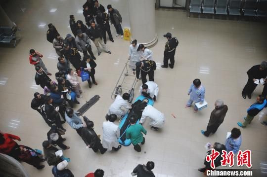 天津医科大学第二医院发生坠楼事件(图)|天津医