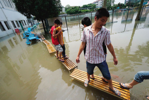 5��7����8�յĴ��꣬������������·�ϵĹ�����ͨ��ʦѧԺ����ѧ������ǰһƬ���� 