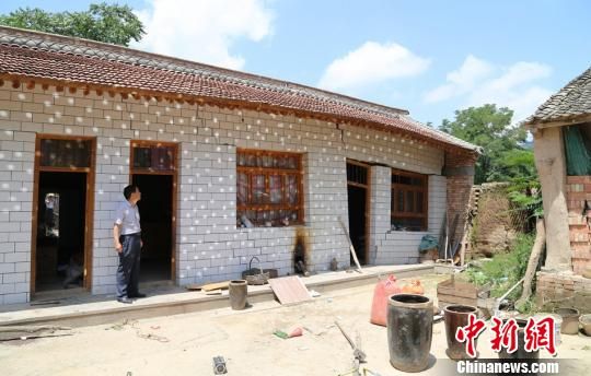 ������ˮ�ز�����Ȼ����¹����ֳ�Լ50�ס���Լ15�ס����Լ10�����ҵĴ��ѷ죬������Ȼ��������ׯ����Σ�յش����ս��ɵ��·�������޷���ס�� ���� ��
