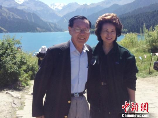 美国前劳工部部长<em>赵小兰</em>陪同父亲考察新疆(图