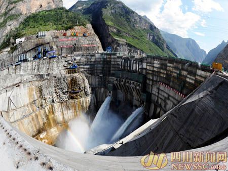 世界第一高坝水电站雅砻江锦屏一级水电站发电