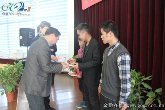 教师郑烈友:贵州数字图书馆让孩子尽情徜徉在