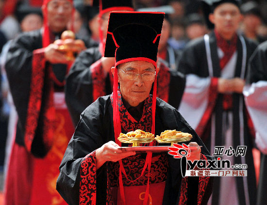 乌鲁木齐文庙举行祭祖大典重现古人祭祀先祖场景(图)