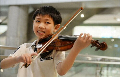 新加坡9岁华裔男童夺国际小提琴赛最高奖(图)