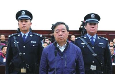 季建业被控曾低价购买153平米墓穴