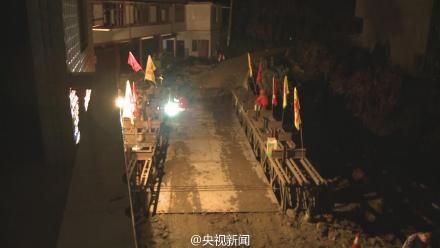 钢桥架设完成 钢桥架设完成