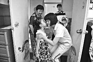 民办公办幼儿园差距加大民办幼师多为中专文凭
