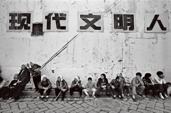 1996年，江苏省吴江市同里镇街头。