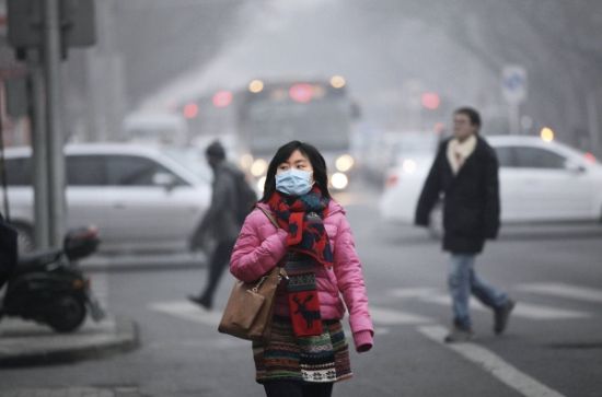 被雾霾笼罩的北京城区（摄于2013年1月30日）
