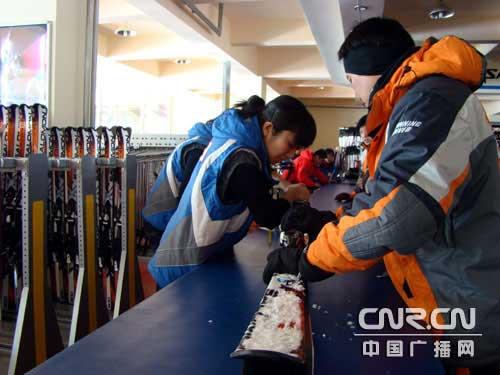 冬至张家口崇礼万龙滑雪场体味快乐[组图]