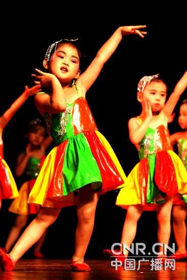 深圳经济特区30年大型儿童主题歌舞晚会散记