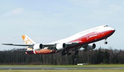 波音747-8型客机首飞