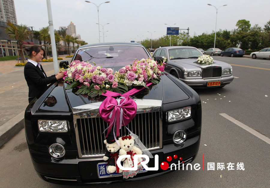 温州豪华婚礼:兰博基尼、劳斯莱斯成迎亲车队