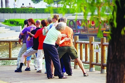 老外也迷中国的“拍背”_新闻中心_新浪网