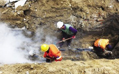 北京坠热水坑被烫伤女子去世 曾一度恢复意识