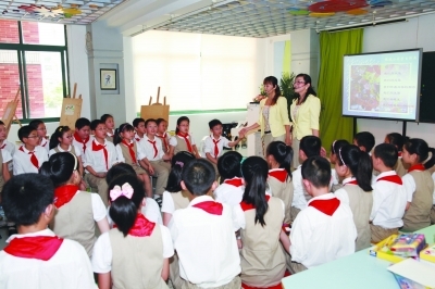 每年选出10个学生当“校长”