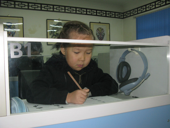 吉尔吉斯国立民族大学孔子学院举办YCT考试