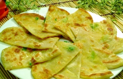 看《泰囧》学做葱油饼