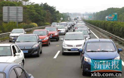 自驾车流明显增加 粤14条省内高速路昨现拥堵