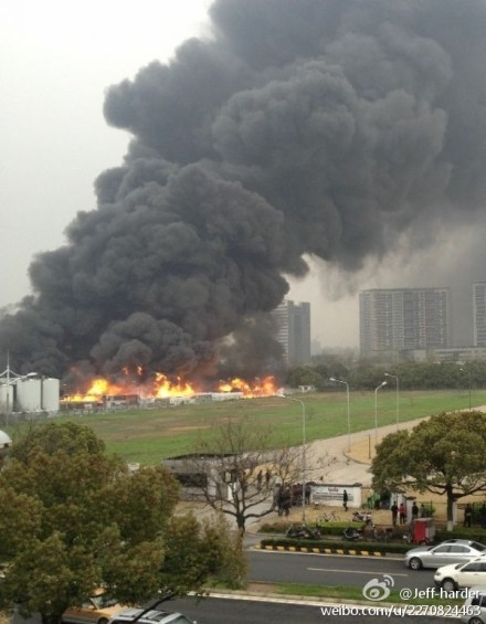 苏州工业园区工厂大火 一名救援消防员牺牲