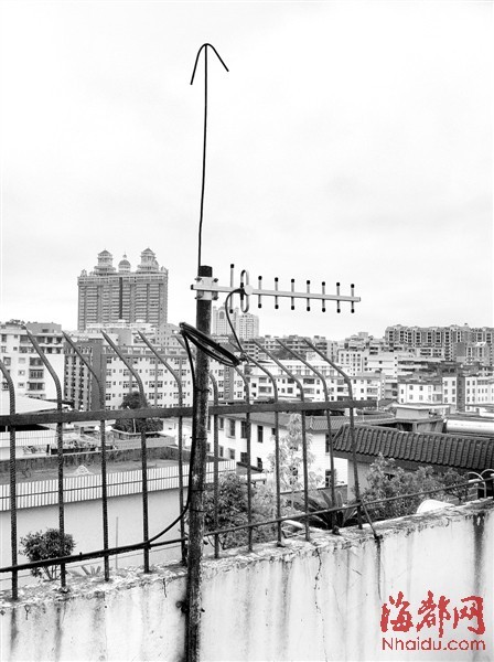 榕城频现 私装手机信号放大器