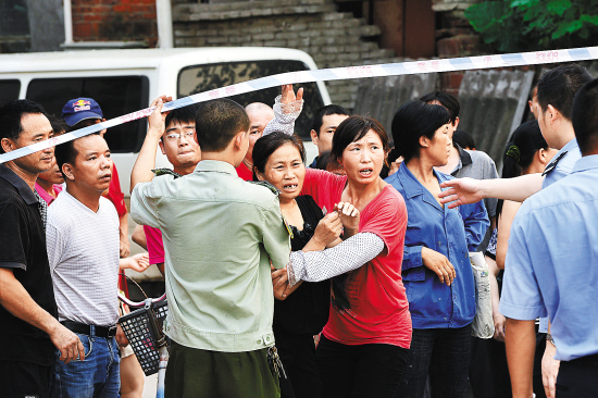 广州荔湾区一河涌惊现男童赤裸浮尸溺水原因未知