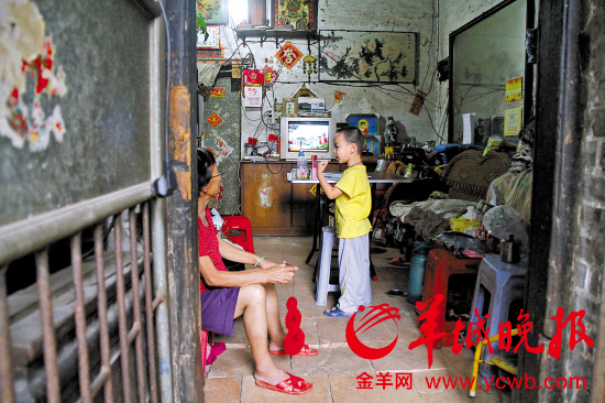 患癌未婚妈妈盼孩子入户 莞妈妈团体一路相助