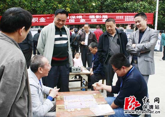 美丽保靖山城百姓“棋”乐无穷(图)