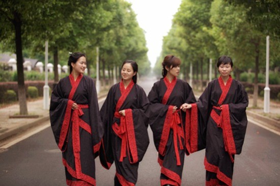 汉服毕业照炫动传统中国风_新浪新闻