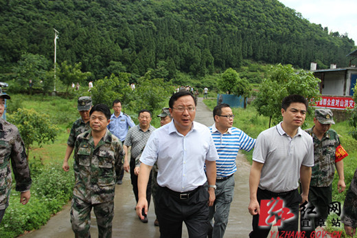 宜章县雨中举行山洪地质灾害防御紧急转移演练活动