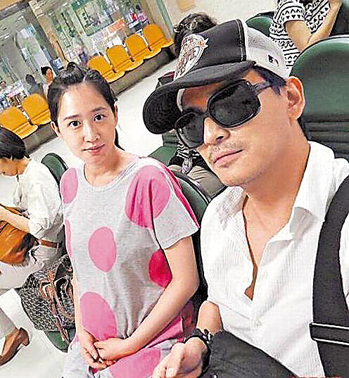 何洁顺利生儿子 网友献名“赫弃疗”