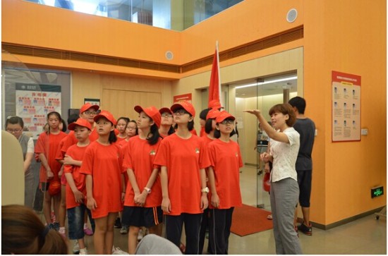 厦门外国语学校湖里分校学生到省客户服务中心