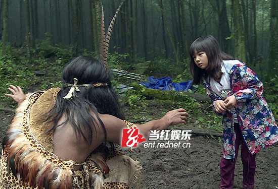 “爸爸2”：黄磊、曹格扮野人吓哭萌娃