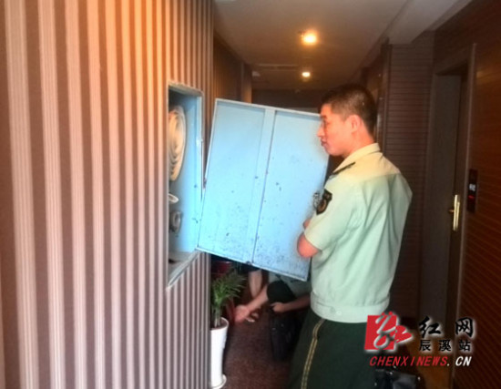 辰溪县消防大队开展消防监督错时检查