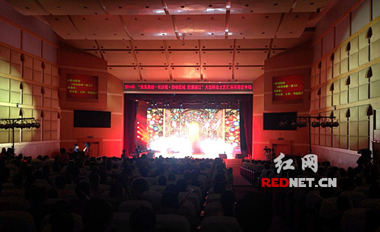 芙蓉区群众自编自导自演歌颂新生活:我们就是最大的明星