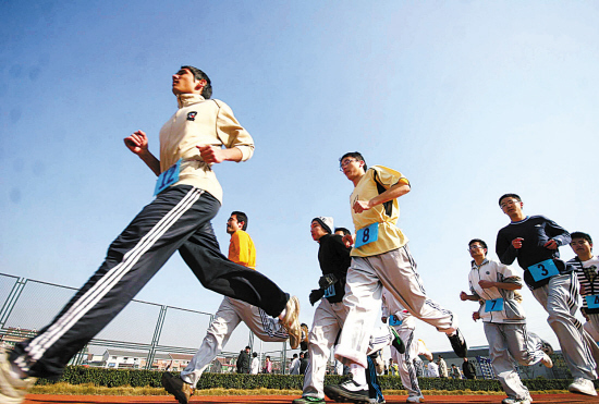 体测挂钩毕业证,强制运动能否起到效果?