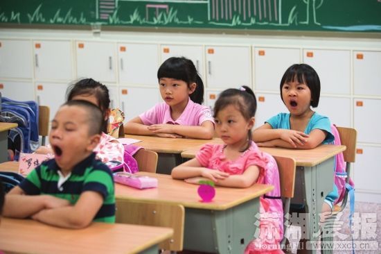 小学新生上学第一天 问的最多是什么时候吃饭