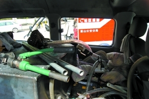 "油耗子"深夜偷油被逮