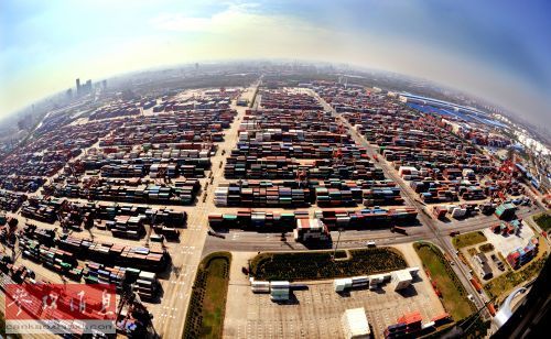 上海自贸区成立一周年 法媒称需更多改革举措