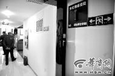 写字楼消防通道成面馆 物业:开发商卖了管不上