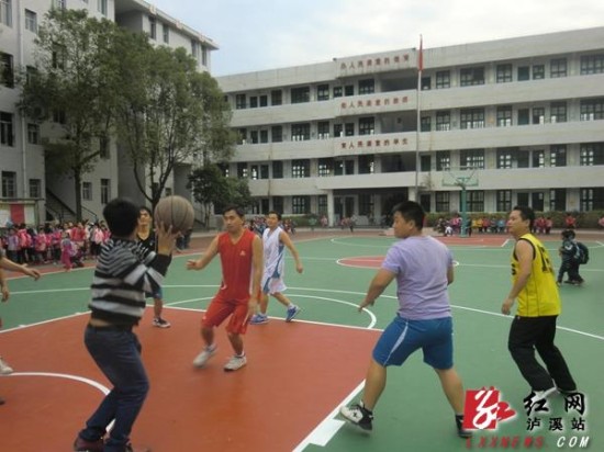 泸溪:农村学校也用上了硅PU篮球场