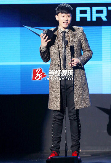 颁奖礼后尴尬多:巩俐炮轰金马 张杰经纪人坐大