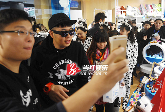 杜海涛变杜董 衣食住行外还要开传媒公司(图)